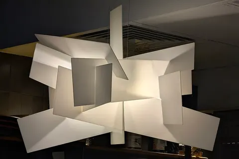 Illuminated geometric pendant light